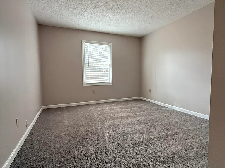 2120 Hawkins St #A — Photo 15