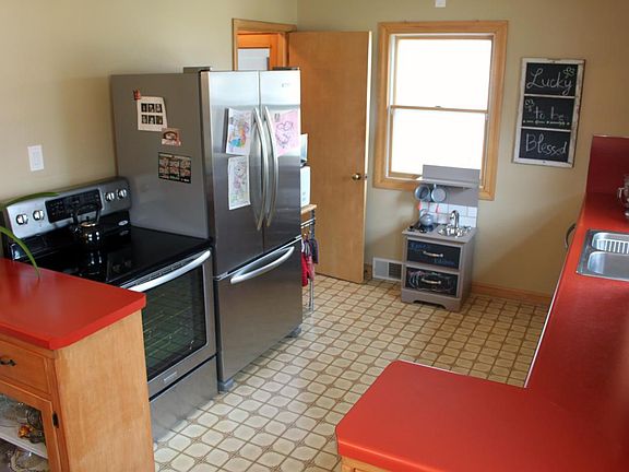 5th image of 1143 Skillman Ave W