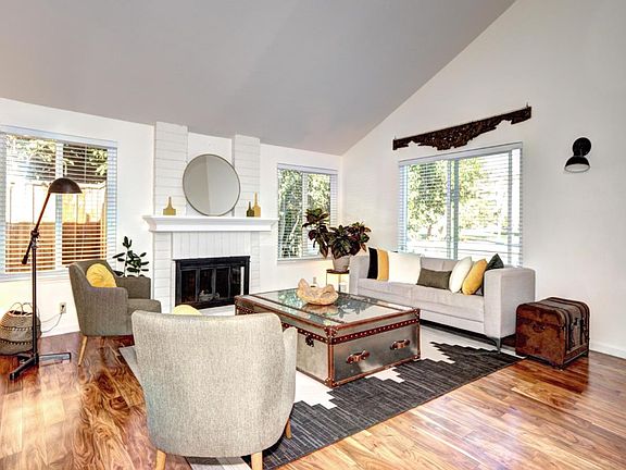 4th image of 4646 Mia Cir