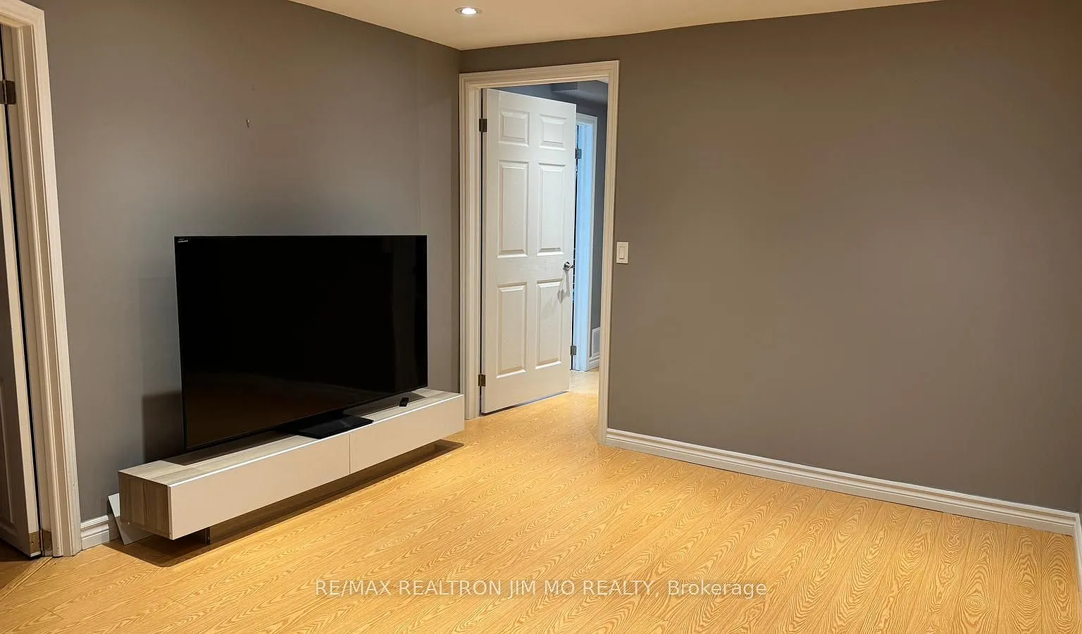 1 bed, $1,300 — Photo 3