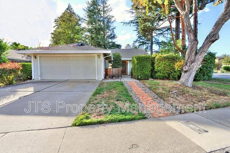 2 bed, 2.0 bath, 982 sqft, $2,195 — Photo 1