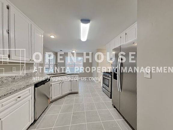 4th image of 3261 Chesterfield Ct