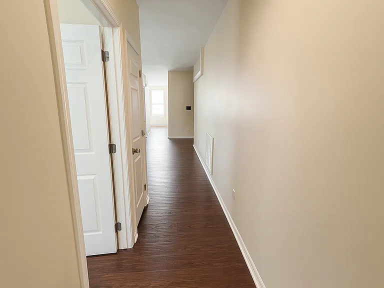 220 Shannon Ct — Photo 7