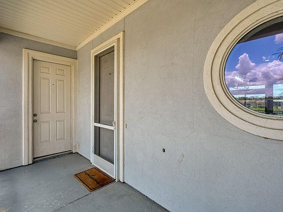 4th image of 168 Lake Point Blvd Unit B201
