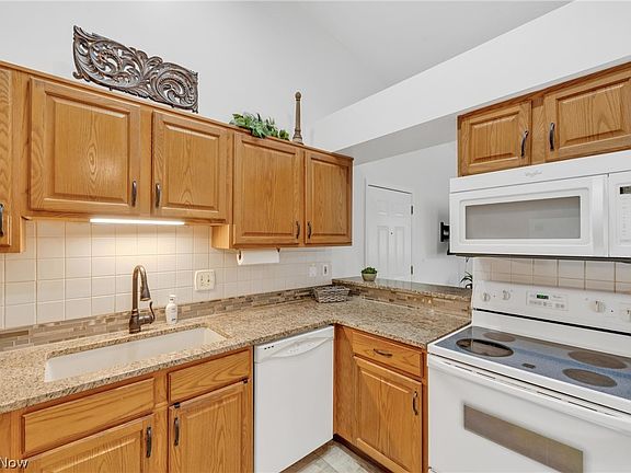 5th image of 35255 Greenwich Ave