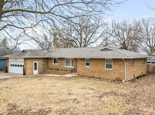 310 E Market St, Somonauk, IL 60552