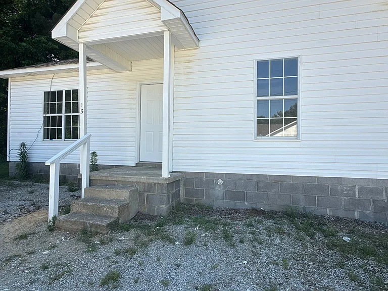144 Sarah Cir #15 — Photo 1