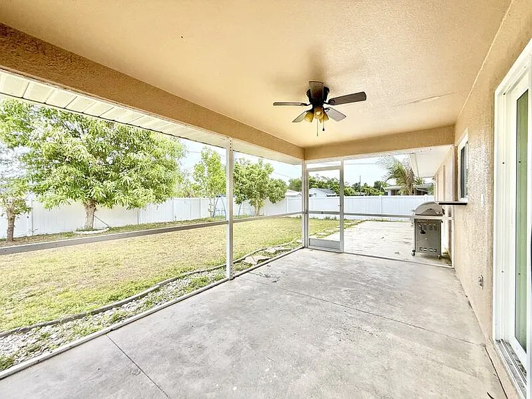 22148 Lockport Ave — Photo 49