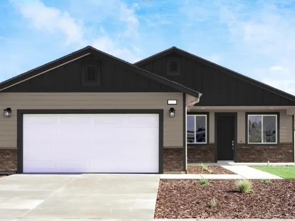 1034 N Acacia St, Woodlake, CA 93286