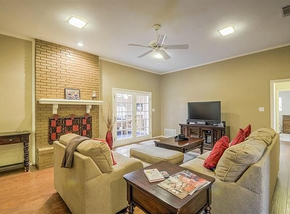 2nd image of 532 Sellmeyer Ln