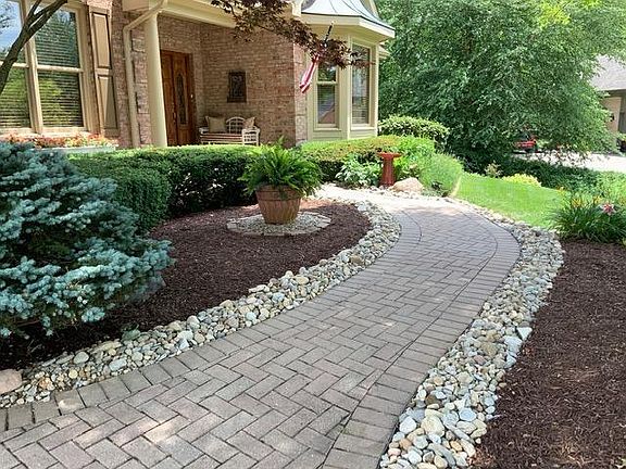 4th image of 494 Parish Hill Ct