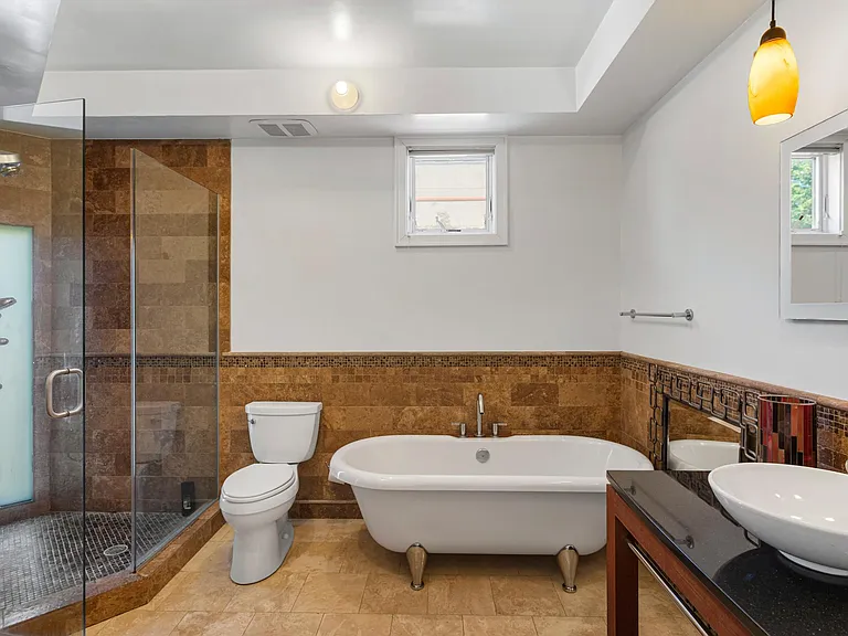 2131 10th St NW #3 — Photo 32