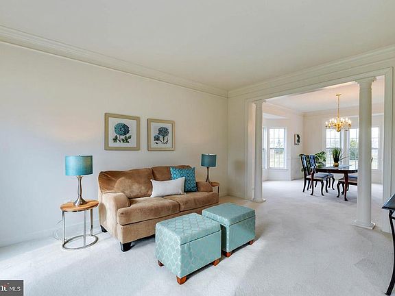 FORMAL LIVING ROOM