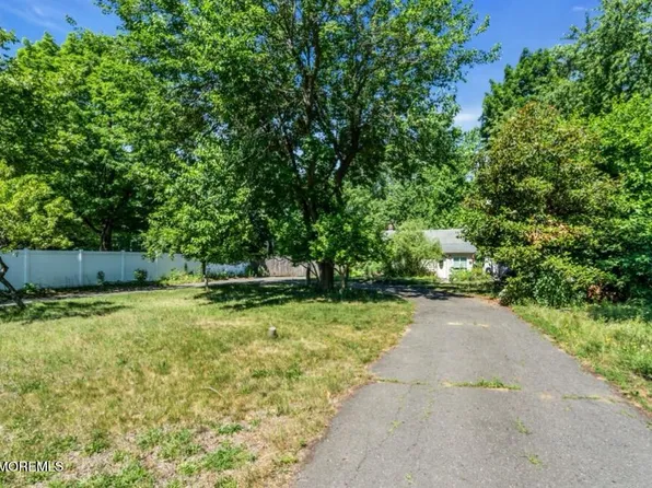 831 Palmer Avenue, Holmdel, NJ 07733