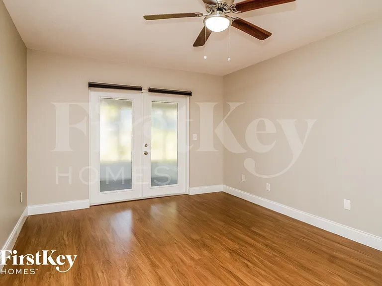 1013 Taproot Dr — Photo 2