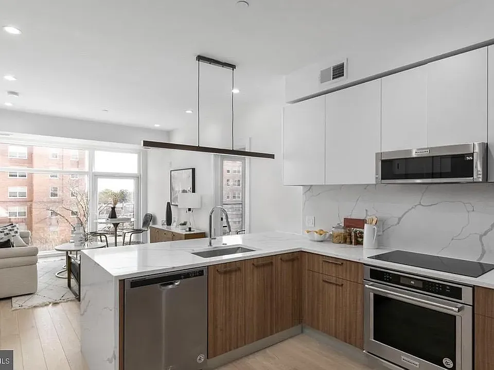 7700 Georgia Ave NW #302