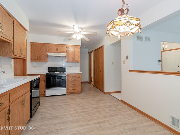 4th image of 17847 Maryland Ct