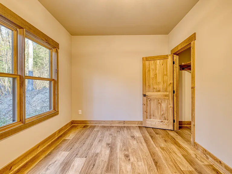 200 E Ridge Ln — Photo 9
