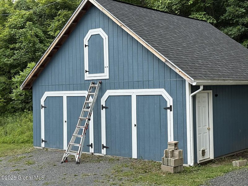 4th image of 154 Tracey Road