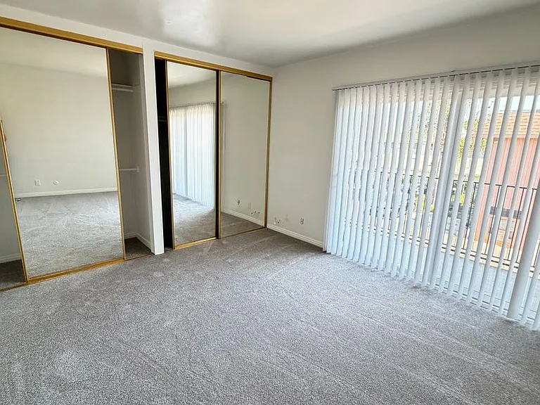 7525 Pacific Ave — Photo 12