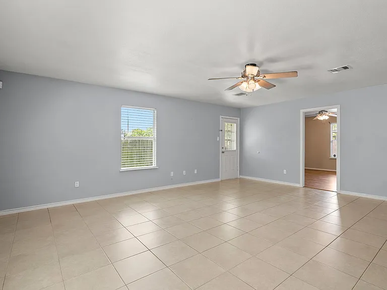 1631 Quail Run — Photo 11