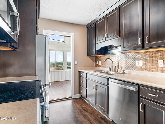 5th image of 1733 S Odell Rd