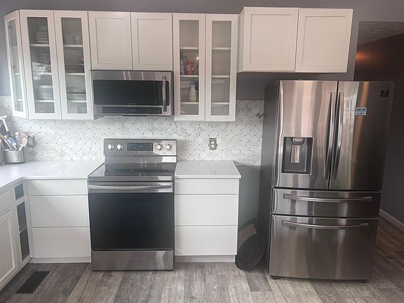 2nd image of 2574 Lakemont Cir