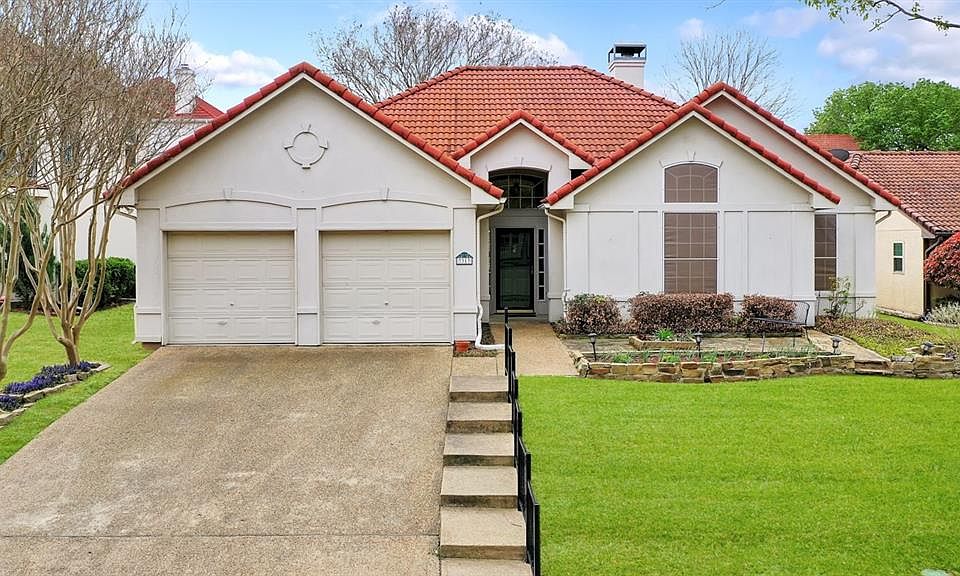 1st image of 3313 Lakeside Dr