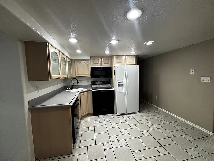 157 N 400 W — Photo 5