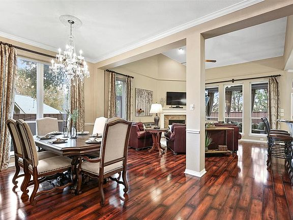 4th image of 1005 Ashland Ct