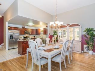 95 Adams Ter, Clifton, NJ 07011