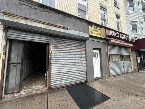 749 W Side Ave, Jersey City, NJ