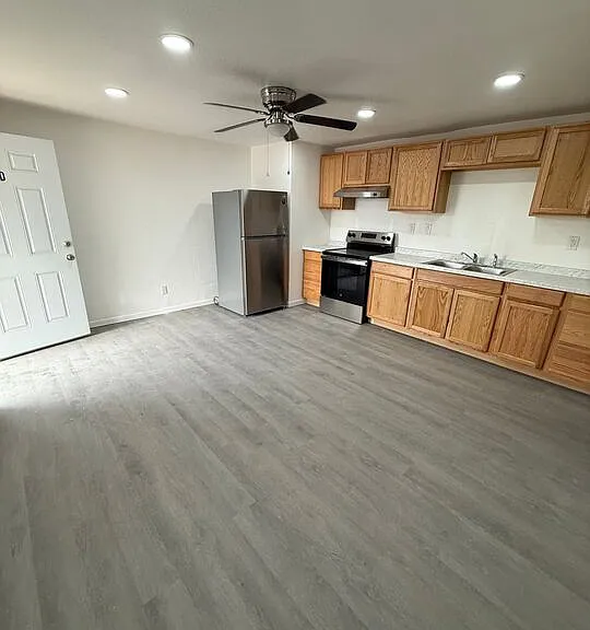 232 W Barbara St #D — Photo 3
