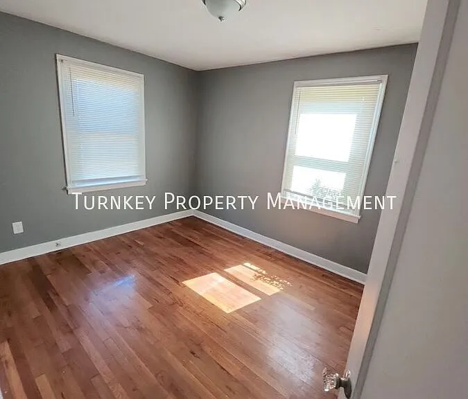 1720 Pinewood Dr — Photo 5