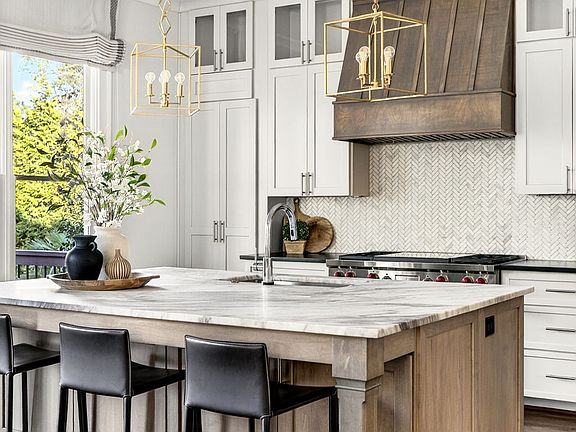 3rd image of 2838 Redding Rd