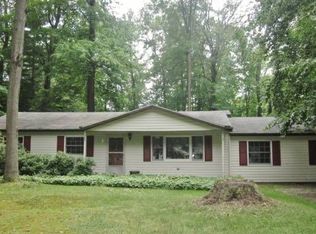 9595 Kim Dr, Chesterland, OH 44026