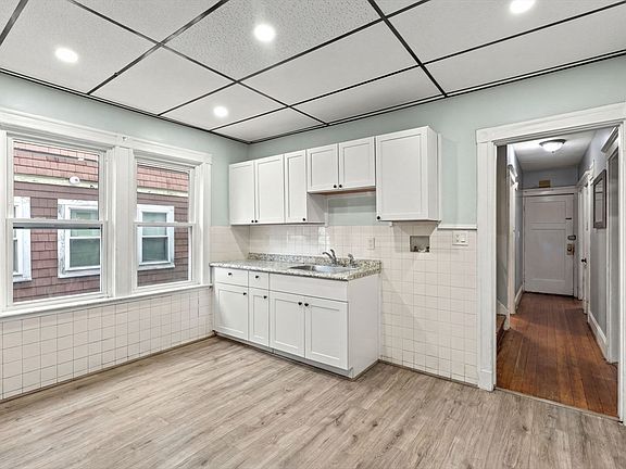 5th image of 119 Temple St