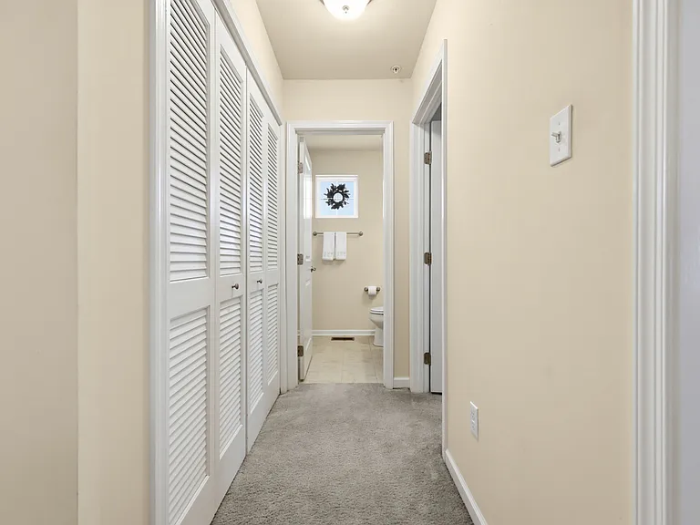 601 Pointe View Dr — Photo 10
