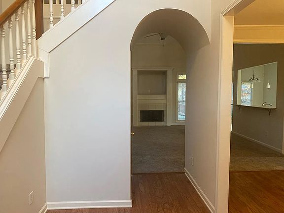 2nd image of 8227 Thorne Dr