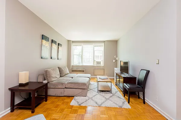 Sold by Re/Max In The City | media 13