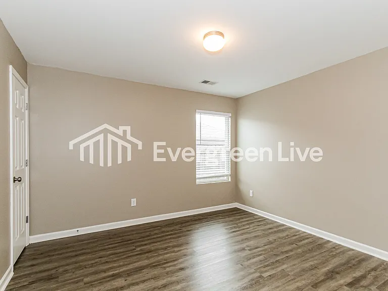 105 Cambridge Park Dr — Photo 9