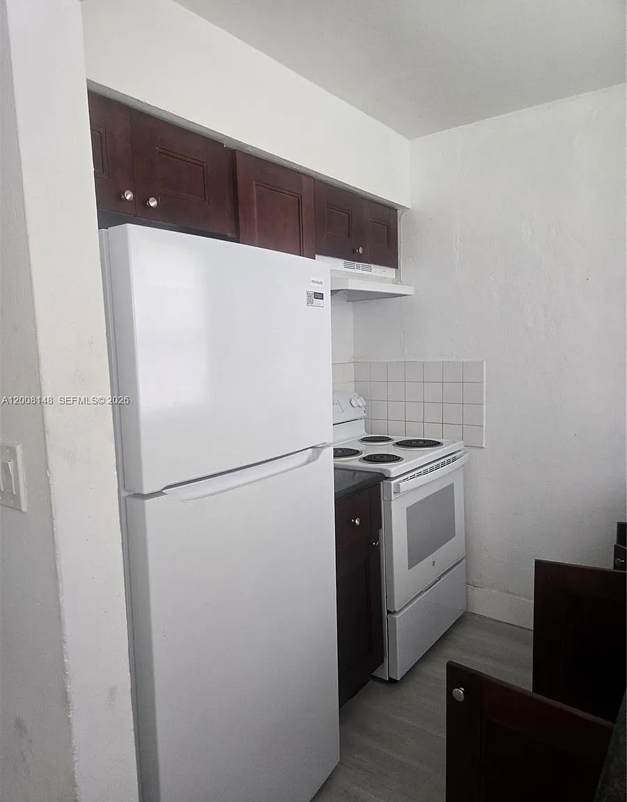 Oriole Estates Sec 8 — Photo 3