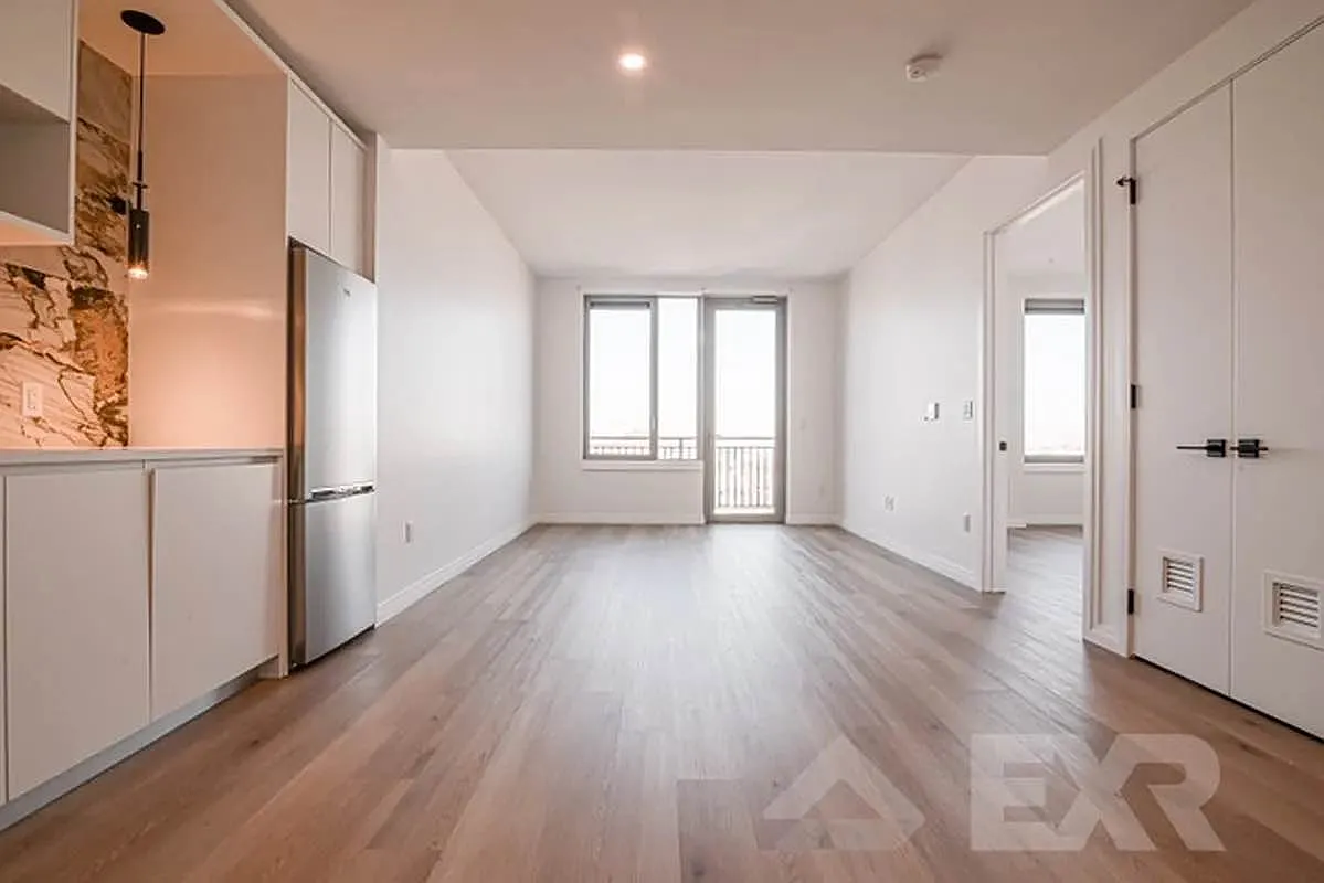 957 Atlantic Avenue — Photo 2