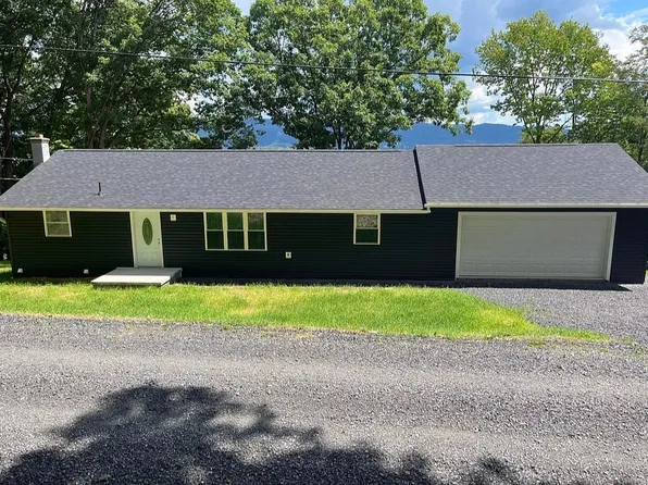 20 Mace St, Ridgeley, WV 26753