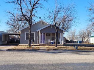 1403 N Broadway St, Ballinger, TX 76821