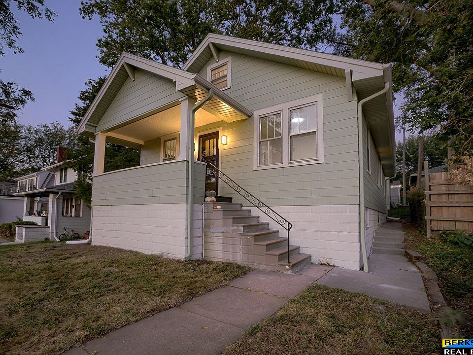 1st image of 3211 S 32nd Ave