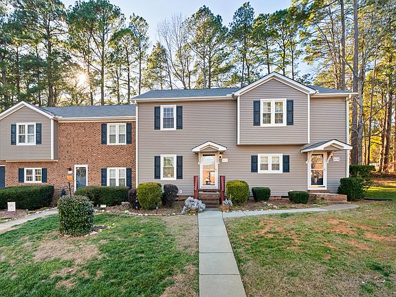 2nd image of 6133 Bushmills St