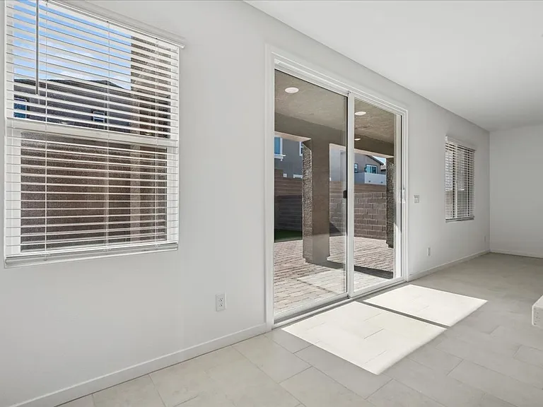 311 Mount Tyndall St — Photo 21