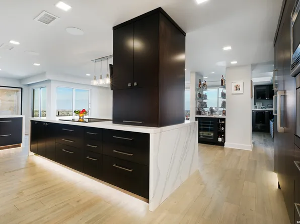 700 E Hildebrand APT 1301, San Antonio, TX 78212