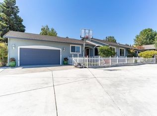 1000 Oak Creek Ct, Hollister, CA 95023